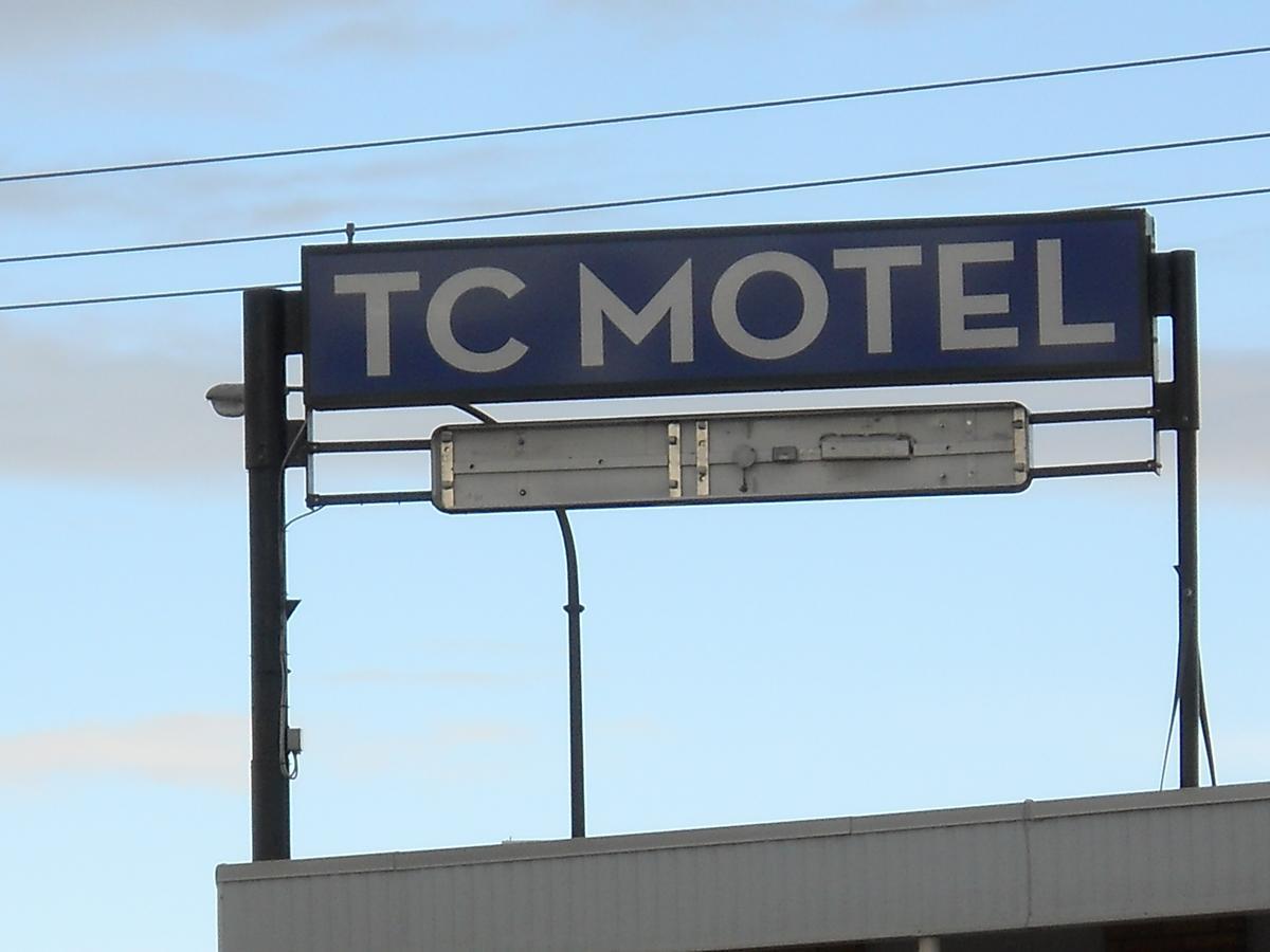 Tc Motel Medicine Hat Esterno foto